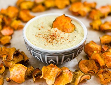 Crock Pot Cauliflower ‘Cheesy’ Dip