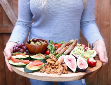 How to Make a Healthy Charcuterie Board