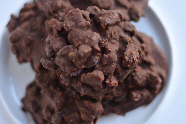 schema-photo-Zero-Baking-Dark-Chocolate-Haystacks.jpg