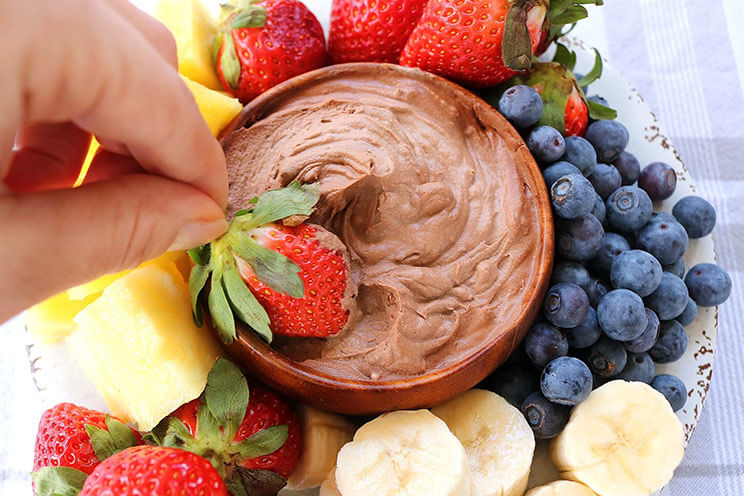 schema-photo-3-Ingredient-Velvety-Chocolate-Fruit-Dip.jpg