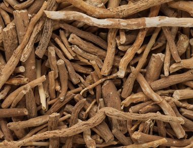 7 Natural Ways Ashwagandha Protects Your Thyroid & Calms Stress