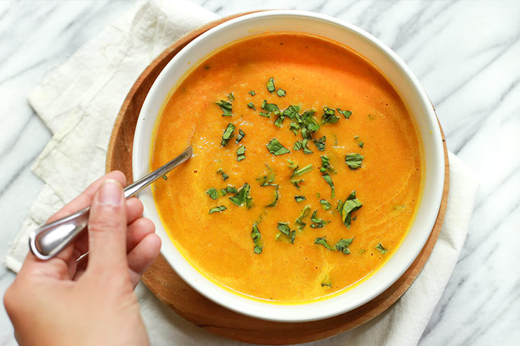 SCHEMA-PHOTO-Apple-Pumpkin-Soup-with-Turmeric.jpg
