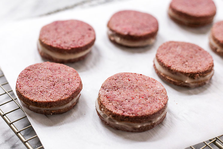 SCHEMA-PHOTO-Homemade-Pink-Oreos-Recipe.jpg