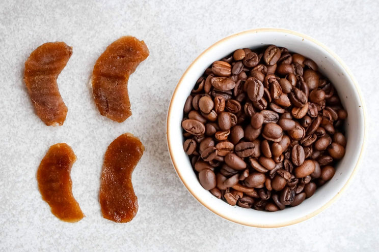 SCHEMA-PHOTO-DIY-Coffee-Gel-Eye-Pads.jpg