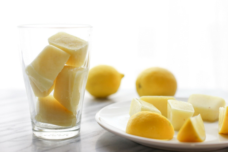 SCHEMA-PHOTO-Detoxing-Lemon-Ice-Cubes.jpg
