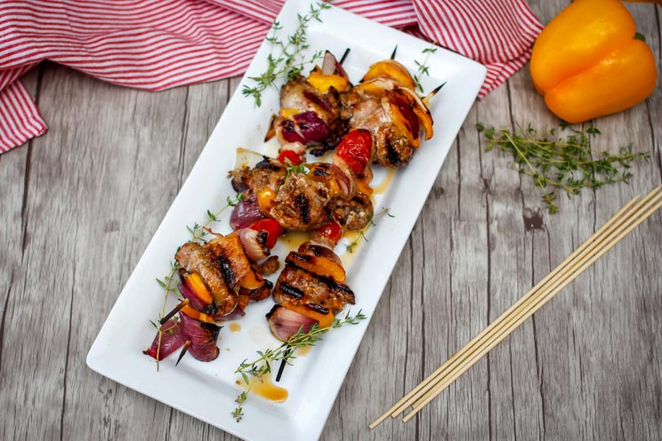 SCHEMA-PHOTO-Bacon-Wrapped-Maple-Balsamic-Chicken-and-Veggie-Skewers.jpg