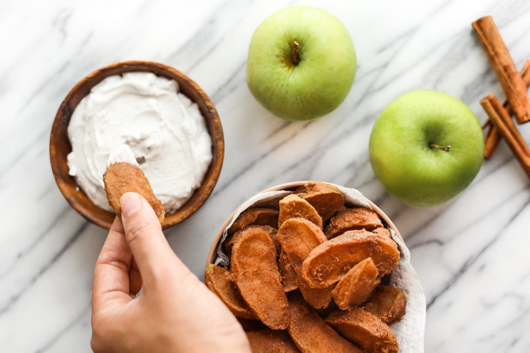 SCHEMA-PHOTO-Cinnamon-Apple-Fries-with-Coconut-Oil.jpg