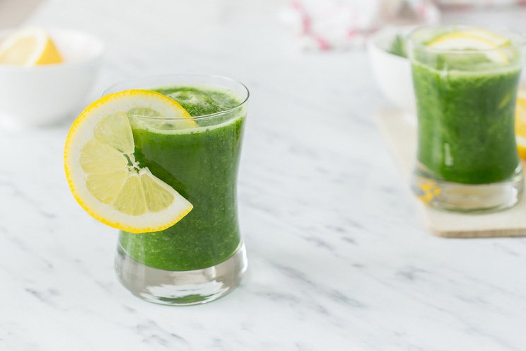 SCHEMA-PHOTO-Kale-Apple-Cancer-Fighting-Smoothie.jpg