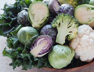 6 Amazing Benefits of Cruciferous Vegetables (& Who Should Avoid Them)