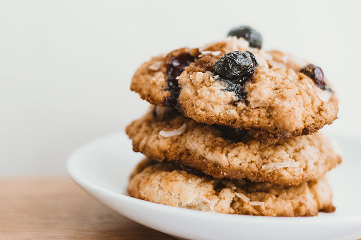 IN-ARTICLE-Keto-Cinnamon-Blueberry-Fritters.jpg