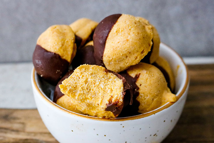 SCHEMA-PHOTO-Keto-licious-Pumpkin-Spice-Fat-Bombs.jpg