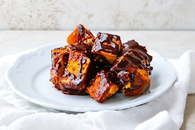 IN-ARTICLE-Paleo-Pumpkin-Bread-Pudding-with-Chocolate-Ganache.jpg