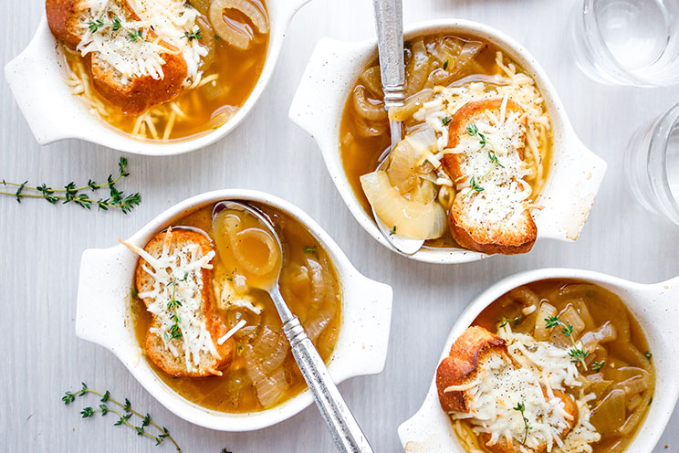 IN-ARTICLE-Easy-Cheesy-French-Onion-Soup.jpg