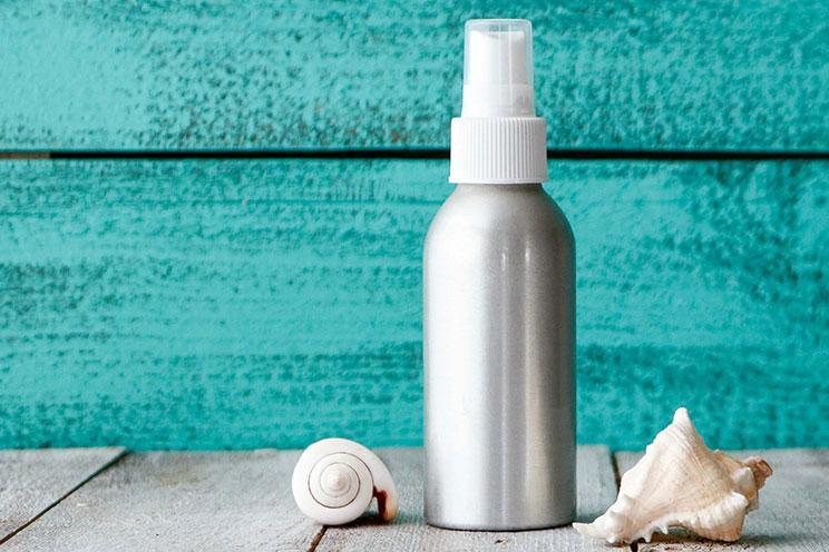SCHEMA-PHOTO-DIY-Sea-Salt-Spray-for-All-Natural-Beachy-Waves.jpg