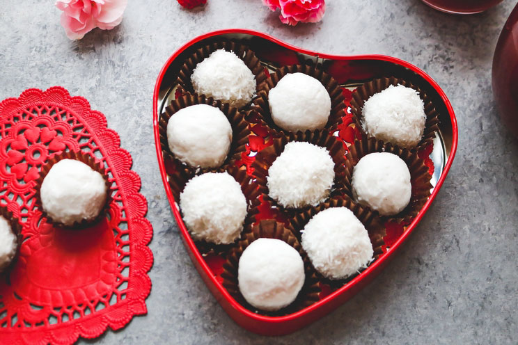 SCHEMA-PHOTO-White-Chocolate-Keto-Truffles.jpg